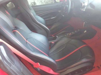 FERRARI F8 - 10