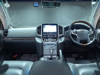 صورة مصغرة 11 لـ 2016 Toyota LAND CRUISER 200