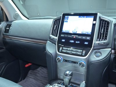 صورة مصغرة 14 لـ 2016 Toyota LAND CRUISER 200
