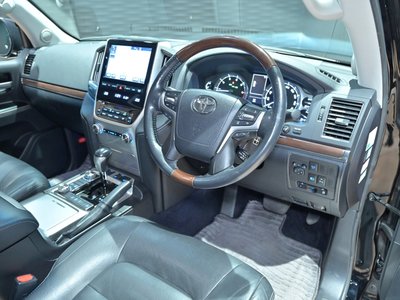 صورة مصغرة 12 لـ 2016 Toyota LAND CRUISER 200