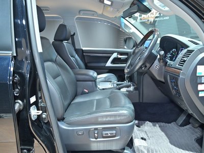 صورة مصغرة 13 لـ 2016 Toyota LAND CRUISER 200