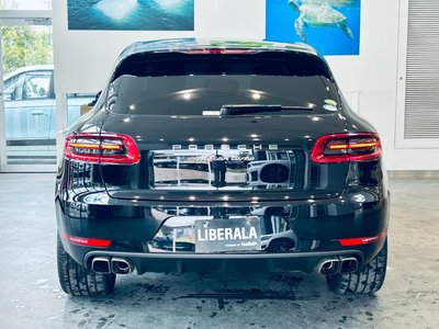 PORSCHE MACAN - 8