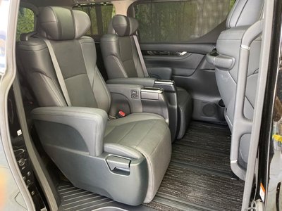 صورة 10 لـ 2023 Toyota ALPHARD