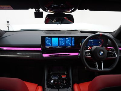 2025 BMW M5 照片 14