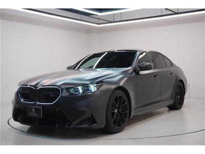 2025 BMW M5 照片 1