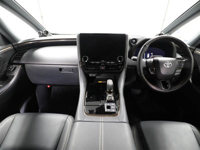 2025 Toyota ALPHARD — миниатюра 18