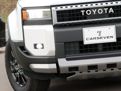 TOYOTA LAND CRUISER - 7