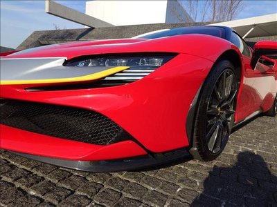 FERRARI SF90 - 8