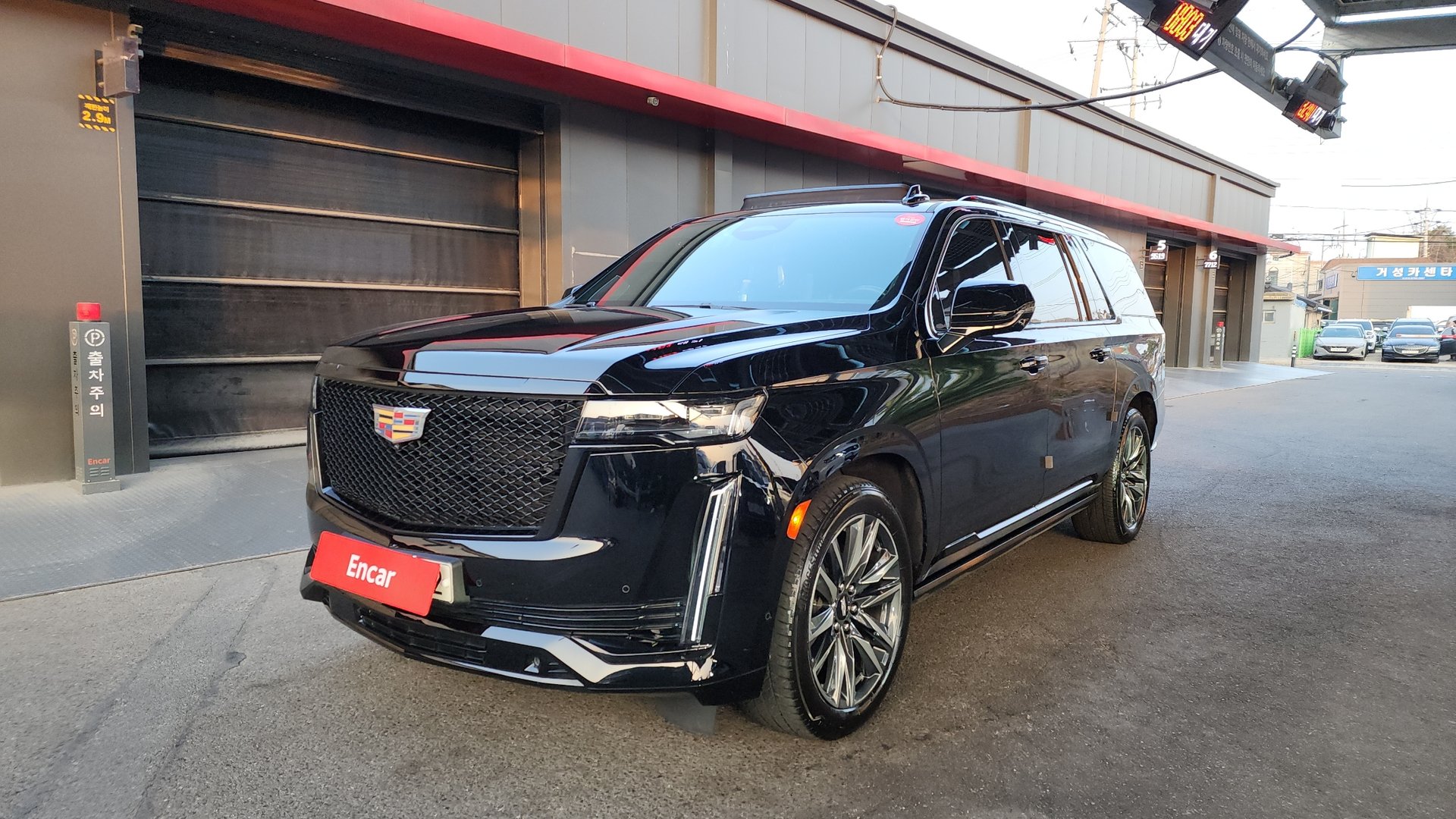 CADILLAC ESCALADE 5TH GENERATION - View 1