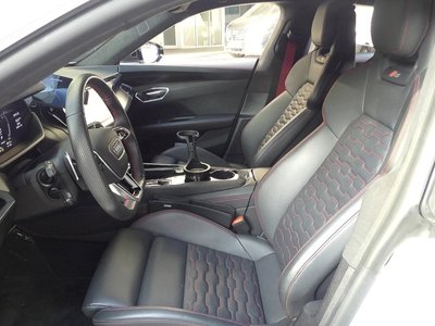 AUDI RS E-TRON GT - 8