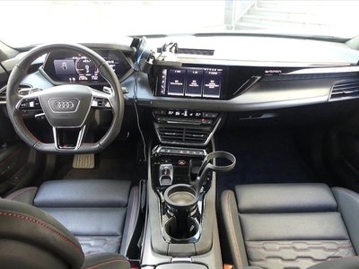 AUDI RS E-TRON GT - 4