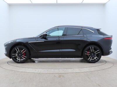 ASTON MARTIN DBX - 8