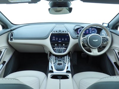 ASTON MARTIN DBX - 9