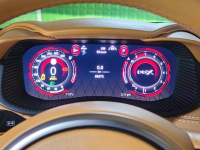 ASTON MARTIN DBX - 6