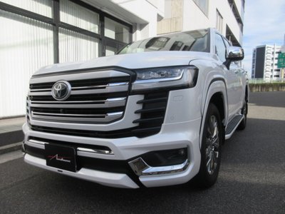 TOYOTA LAND CRUISER 300 - 7