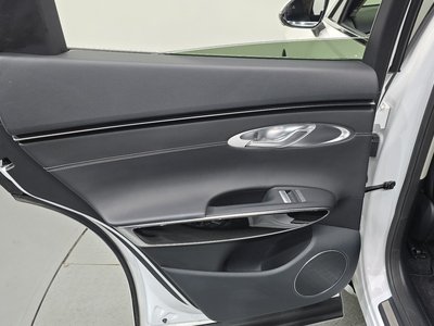 2021 Genesis GV70 — миниатюра 15
