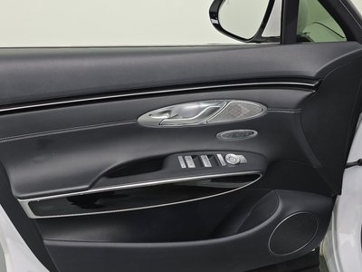2021 Genesis GV70 — миниатюра 14