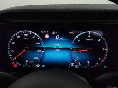 MERCEDES-BENZ E-CLASS - 8