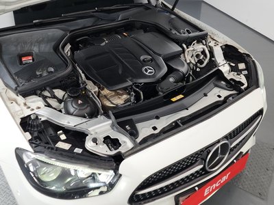 MERCEDES-BENZ E-CLASS - 7