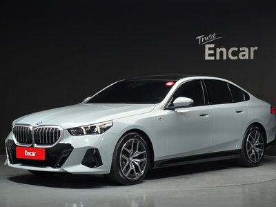 2024 BMW 5 SERIES 照片 1