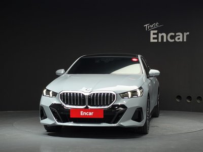 2024 BMW 5 SERIES 照片 2