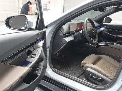 صورة مصغرة 13 لـ 2024 BMW 5 SERIES