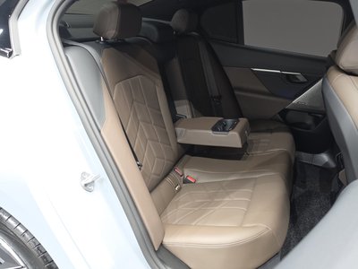 صورة مصغرة 18 لـ 2024 BMW 5 SERIES