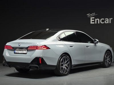 2024 BMW 5 SERIES 照片 3