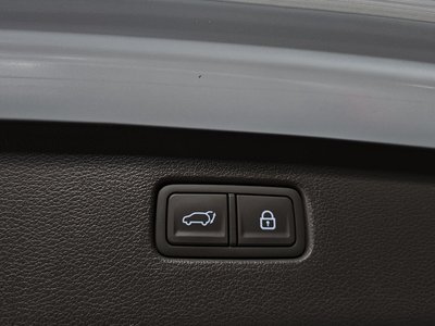 2020 Genesis GV80 thumbnail 17