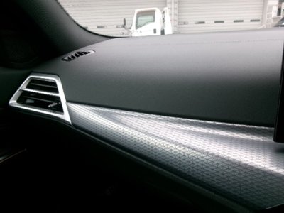 2025 BMW 3 SERIES thumbnail 33