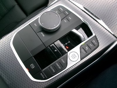 2025 BMW 3 SERIES thumbnail 31