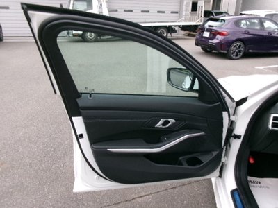 2025 BMW 3 SERIES thumbnail 43