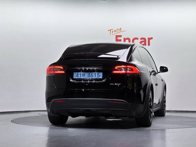 TESLA MODEL X - 4