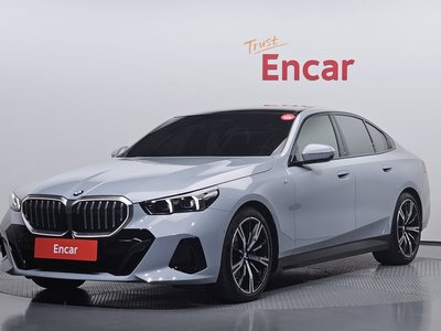 BMW 5 SERIES - 1
