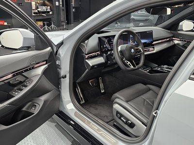 2025 BMW 5 SERIES 缩略图 13