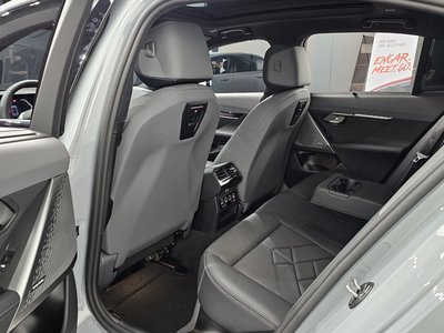 2025 BMW 5 SERIES 缩略图 16