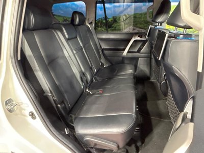 TOYOTA LAND CRUISER PRADO - 9