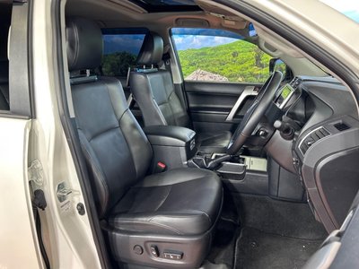 TOYOTA LAND CRUISER PRADO - 8