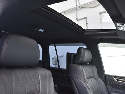 صورة 8 لـ 2019 Lexus LX