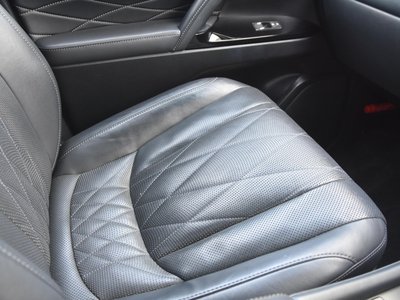 صورة مصغرة 31 لـ 2019 Lexus LX
