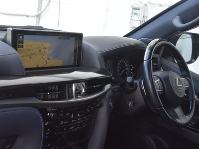 صورة 9 لـ 2019 Lexus LX