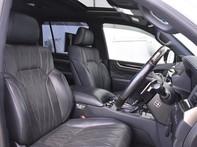 صورة 6 لـ 2019 Lexus LX