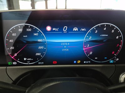 MERCEDES-BENZ E-CLASS - 8