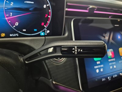 MERCEDES-BENZ E-CLASS - 9