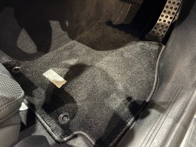 MERCEDES-BENZ E-CLASS - 8