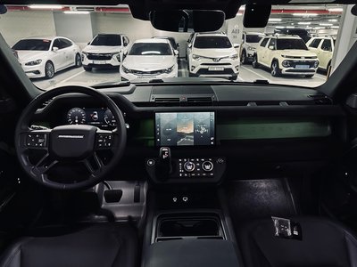LAND ROVER DEFENDER - 7