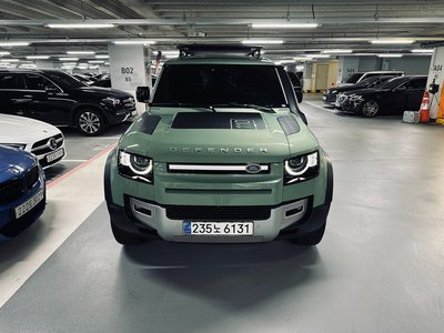 LAND ROVER DEFENDER - 1