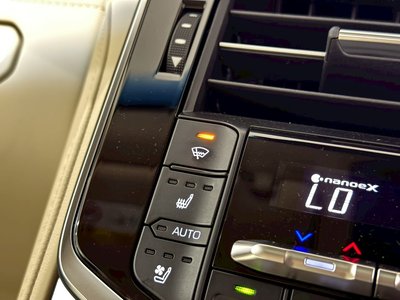 TOYOTA LAND CRUISER - 7