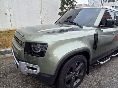 LAND ROVER DEFENDER - 1