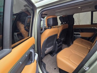 LAND ROVER DEFENDER - 9